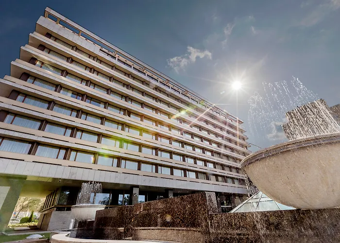 Aro Palace